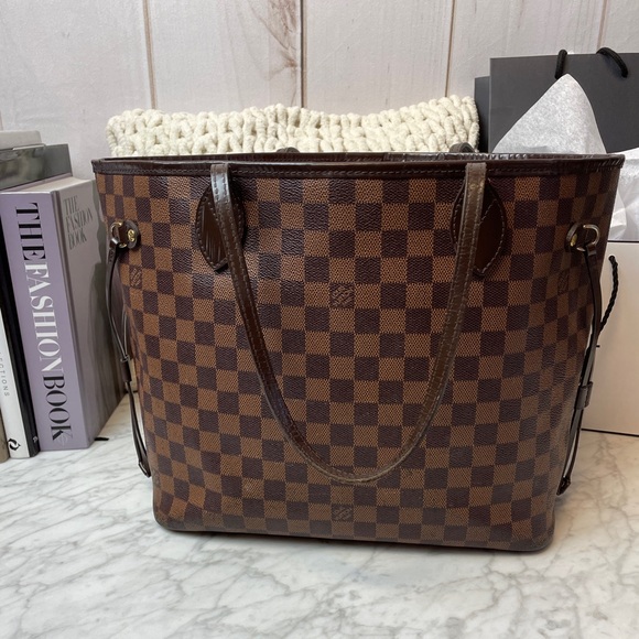 Louis Vuitton Damier Ebene Neverfull MM - Picture 2 of 15
